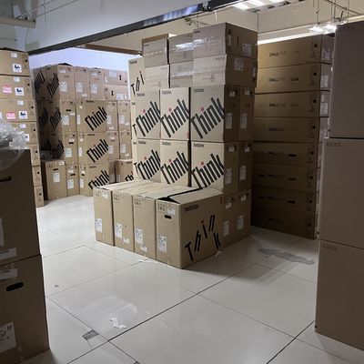 Lenovo ThinkSystem SN550 V2 Tower Blade Server con processore a 2.1 GHz Frequenza principale